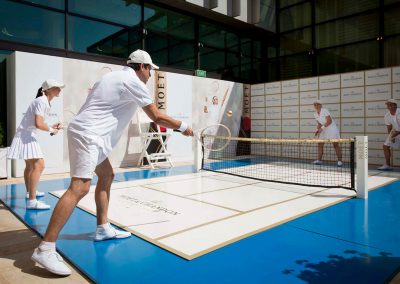 Mini tennis court Game, Set & Moet with Roger Federer