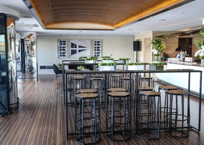 Bar chairs and tables Land Rover All-New Discovery Launch